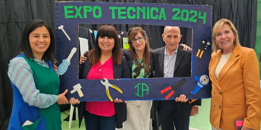 Llugdar tomó parte de la Expo Técnica 2024 realizada en el Instituto Aónikenk