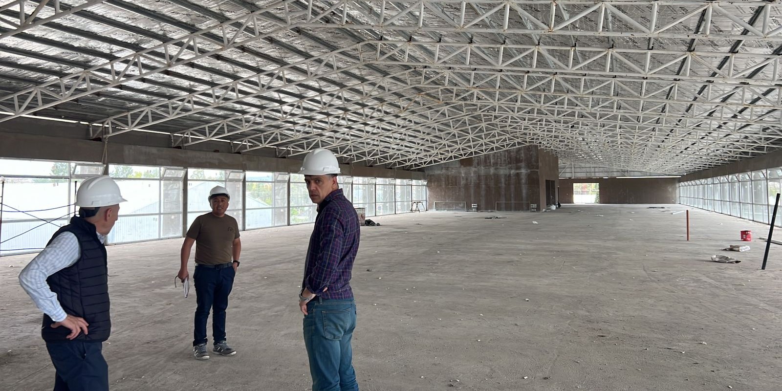 Llugdar volvió a supervisar los avances en la obra de la Escuela Jerárquica