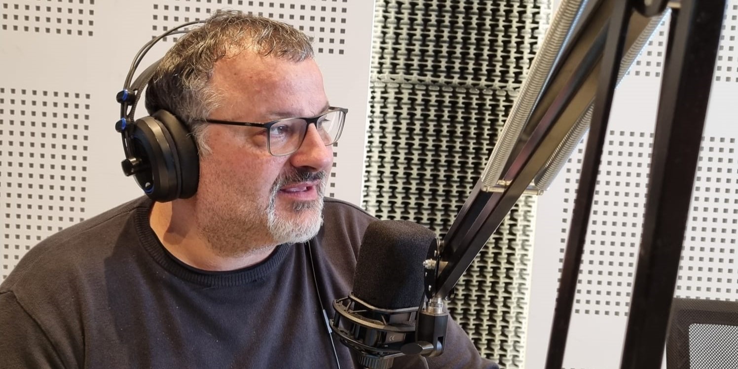 De la pasión por la lectura y la redacción, al periodismo deportivo