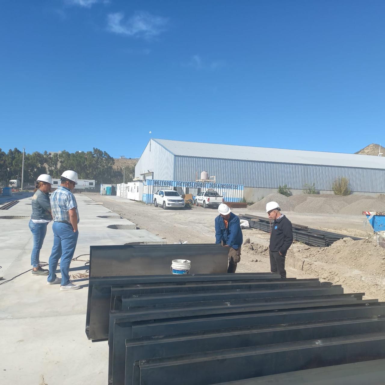 Llugdar recorrió la obra de la Escuela Jerárquica de Km 5 en Comodoro Rivadavia