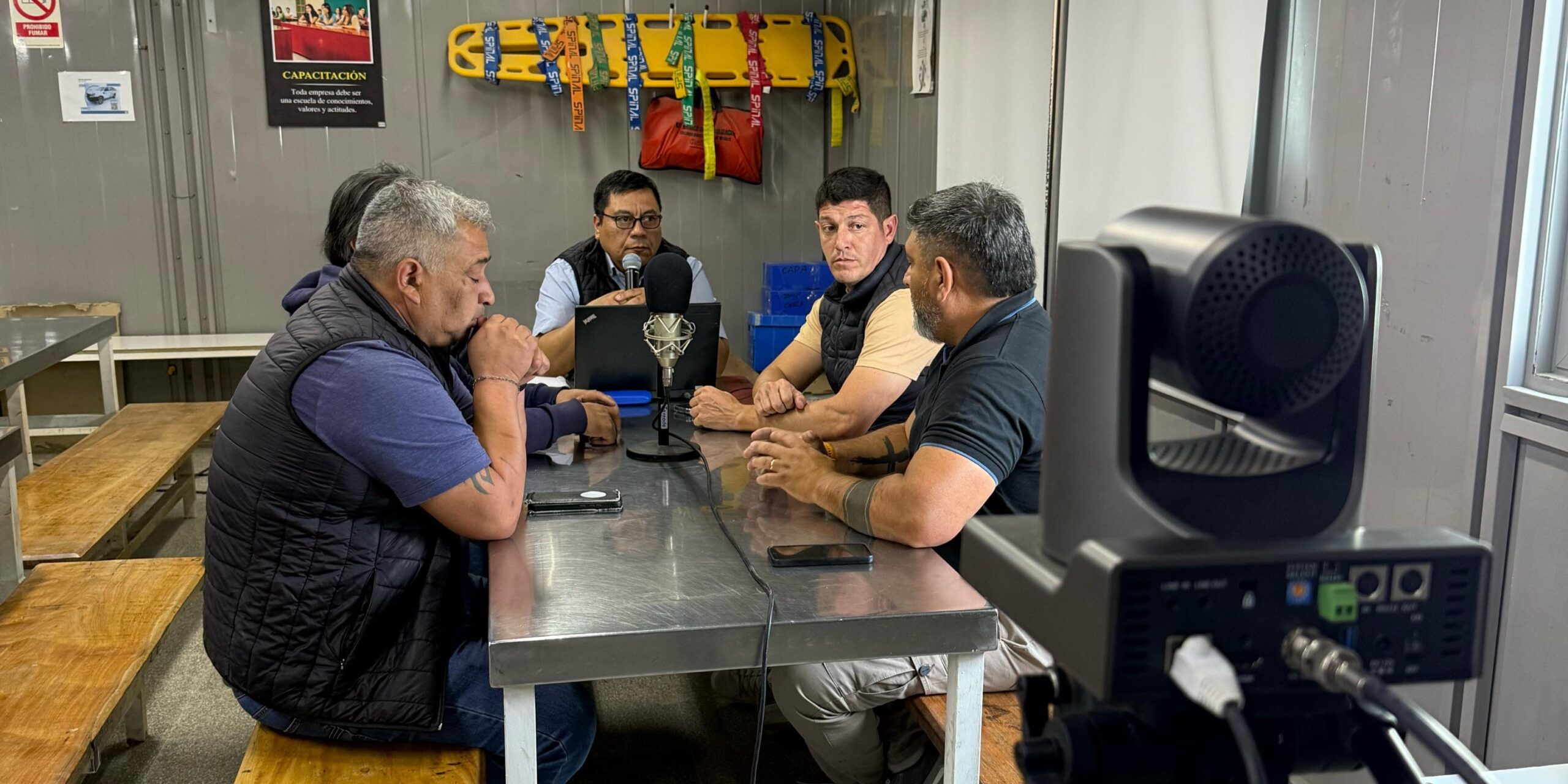 Petroleros Jerárquicos: Información en el Campo y comunicación en vivo