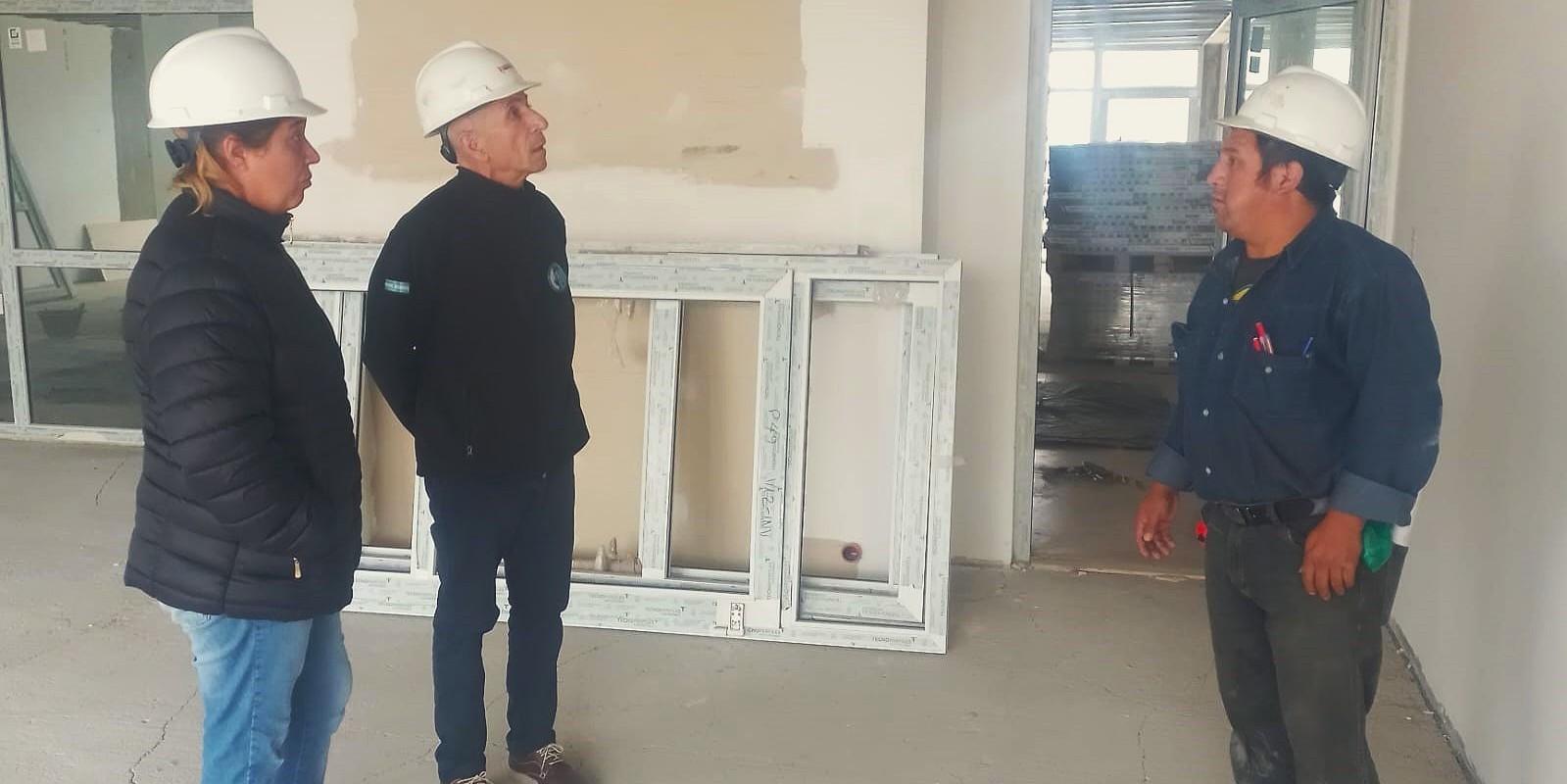 Llugdar recorrió la obra de la Escuela Jerárquica de Kilómetro 5