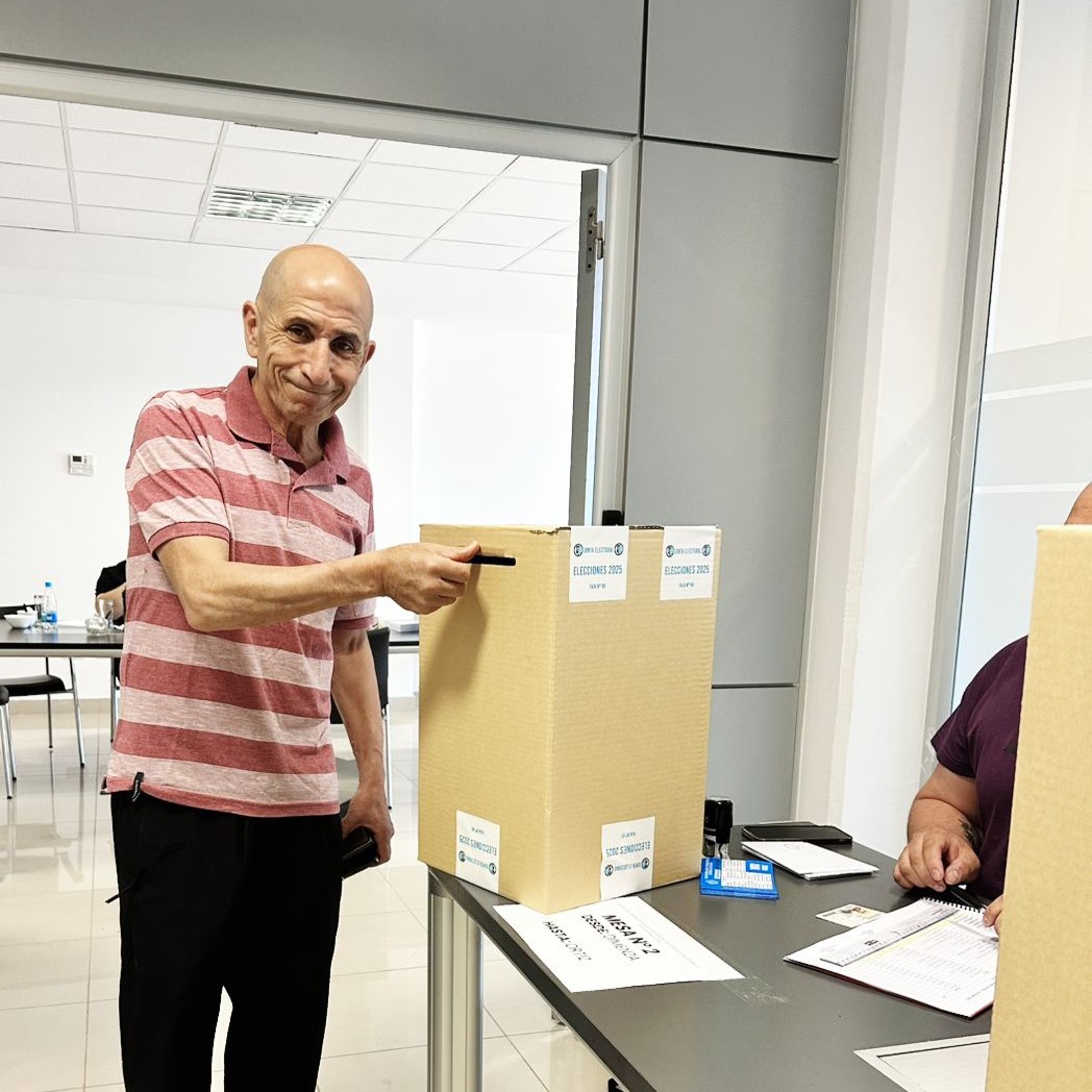 Llugdar renovó su mandato con amplia participación de la familia jerárquica