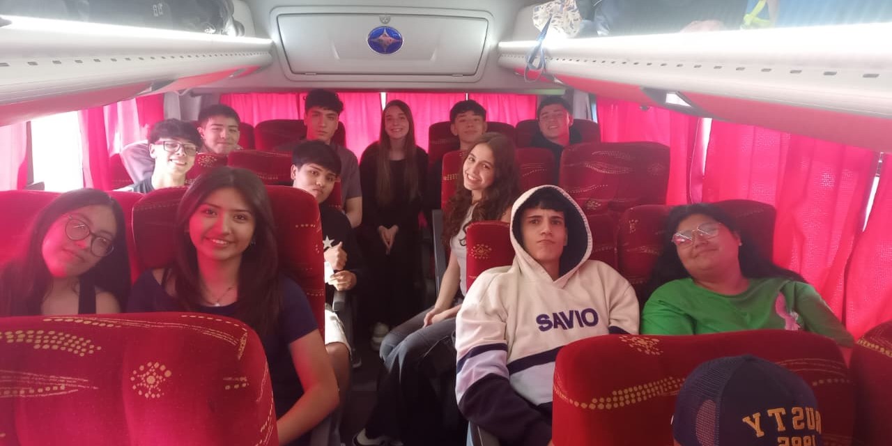 Denunciarán a JetSmart: Estudiantes varados con pasajes pagos hace un mes