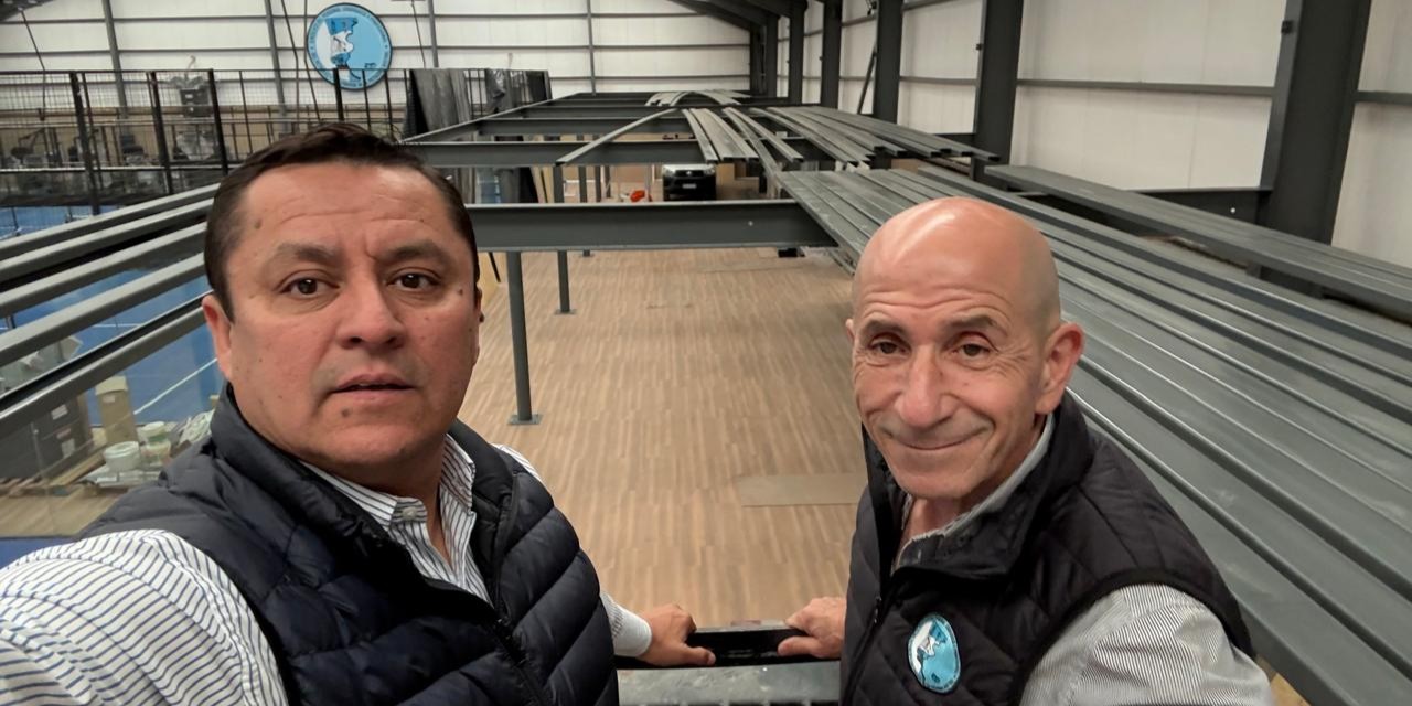 Llugdar y Villegas supervisaron avances en el Polideportivo de Las Heras